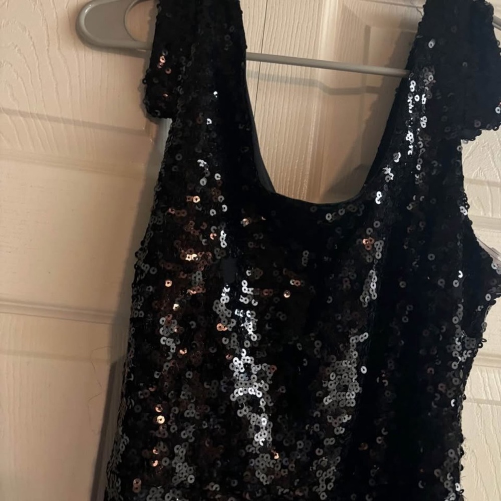 Dress - Picture 2 of 4